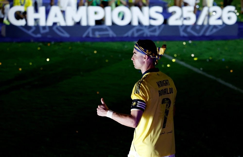 22-1779432625-ronaldo-bat-khoc-sau-chuc-vo-dich-va-do-moi-la-dieu-khien-bong-da-ne-so