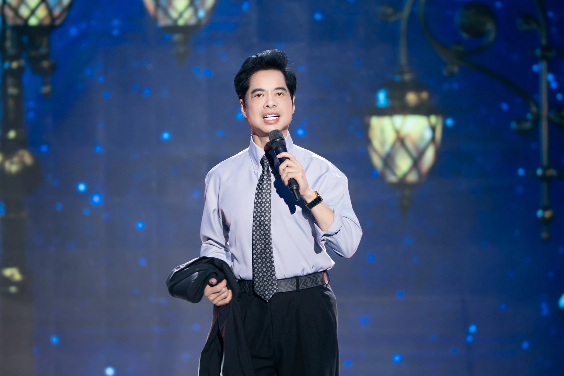 22-1779445196-giua-on-ao-du-luan-ngoc-son-livestream-tuyen-bo-tang-het-tai-san-neu-xet-nghiem-phat-hien-chat-cam