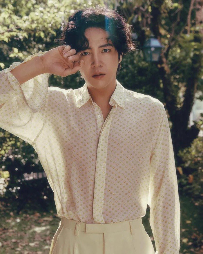 24-1779591543-jang-geun-suk-lan-dau-coi-mo-chuyen-cuoi-xin-sau-thoi-gian-dieu-tri-ung-thu