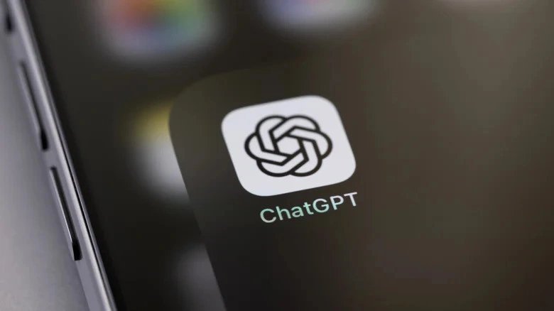 25-1779676814-loat-nang-cap-cuc-chat-tren-apple-carplay-tai-xe-khong-nen-bo-lo