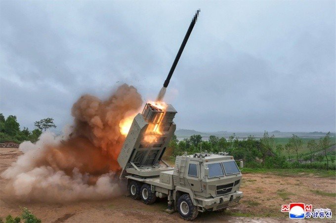 27-1779846026-trieu-tien-phong-thu-ten-lua-hanh-trinh-dung-ai-ong-kim-jong-un-truc-tiep-thi-sat