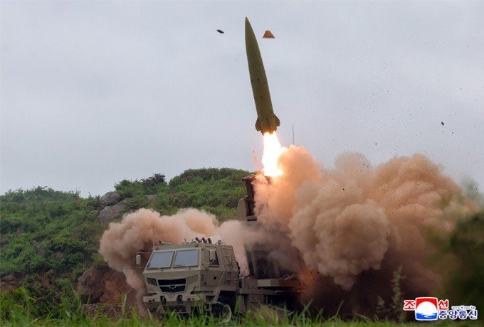 27-1779846026-trieu-tien-phong-thu-ten-lua-hanh-trinh-dung-ai-ong-kim-jong-un-truc-tiep-thi-sat