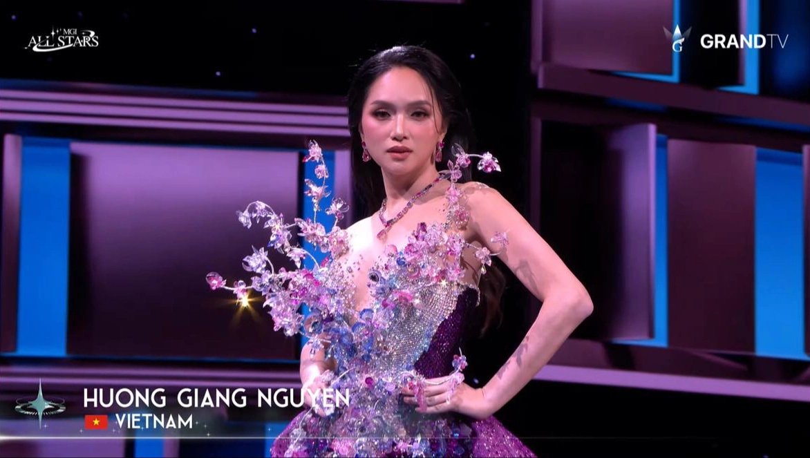 27-1779896614-miss-grand-international-all-stars-2026-huong-giang-gay-bao-ban-ket-voi-chieu-canh-buom-doc-la