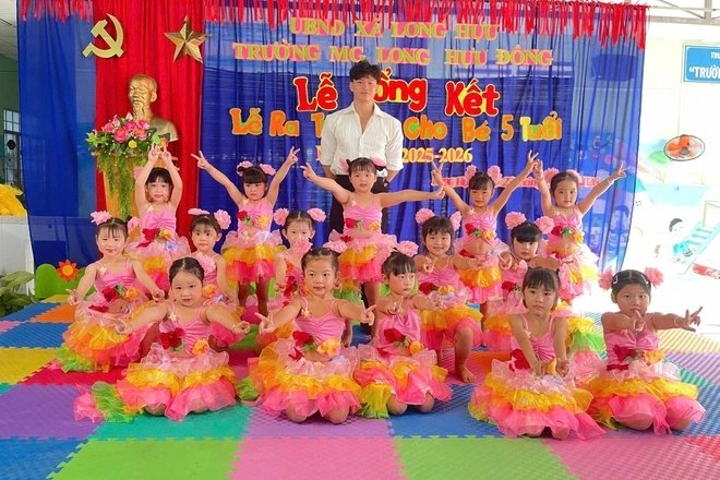 28-1779953923-thay-giao-mam-non-sau-mui-nhac-bai-mua-gay-bao-mang-xa-hoi