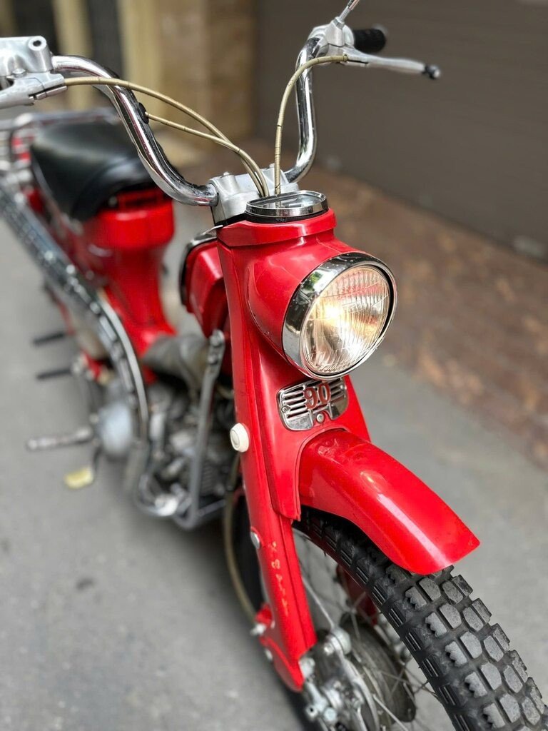 29-1780010807-honda-cub-ct90-trail-tuoi-doi-hon-nua-the-ky-gay-chu-y-tai-ha-noi-voi-gia-ngang-xe-sang