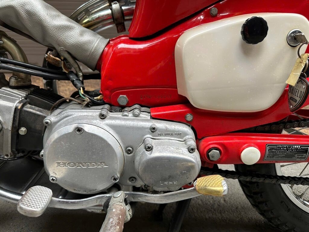 29-1780010807-honda-cub-ct90-trail-tuoi-doi-hon-nua-the-ky-gay-chu-y-tai-ha-noi-voi-gia-ngang-xe-sang