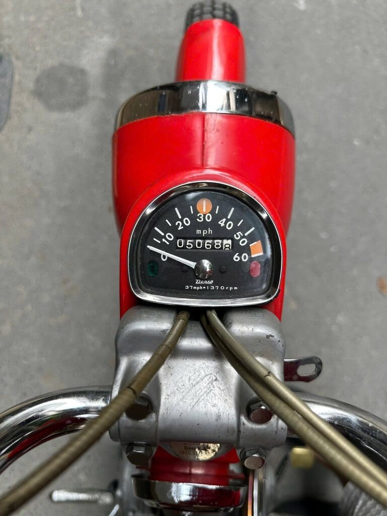 29-1780010807-honda-cub-ct90-trail-tuoi-doi-hon-nua-the-ky-gay-chu-y-tai-ha-noi-voi-gia-ngang-xe-sang