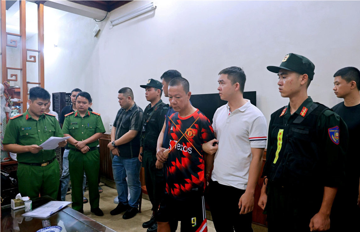 30-1780074202-bat-giu-doi-tuong-con-do-com-can-trong-duong-day-ca-do-bong-da-1200-ty-dong-o-ninh-binh