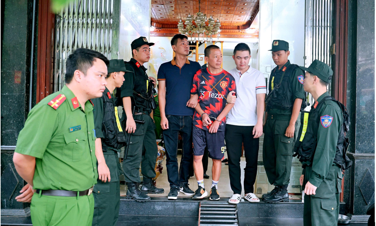 30-1780074210-bat-giu-doi-tuong-con-do-com-can-trong-duong-day-ca-do-bong-da-1200-ty-dong-o-ninh-binh
