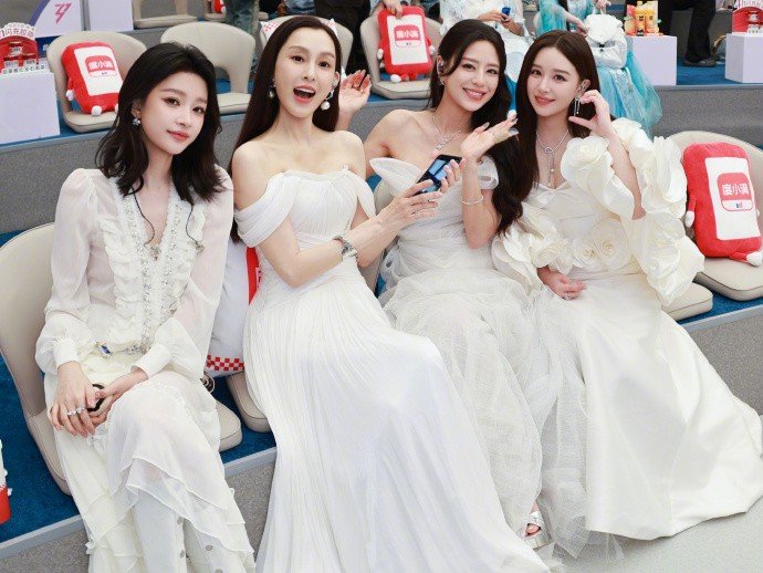 30-1780107850-hang-loat-chi-dep-show-dap-gio-2026-dong-loat-nhap-vien-ro-nghi-van-ky-tuc-xa-nhiem-chat-doc-gay-ung-thu