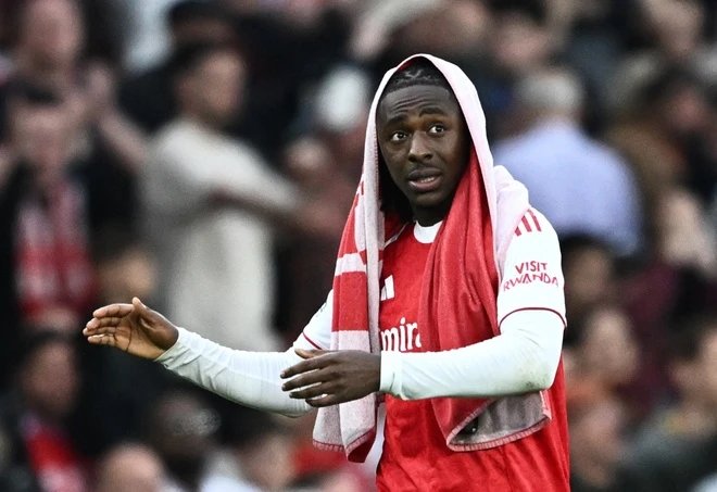 30-1780125006-arsenal-va-cai-gia-cho-tam-ve-chung-ket-champions-league