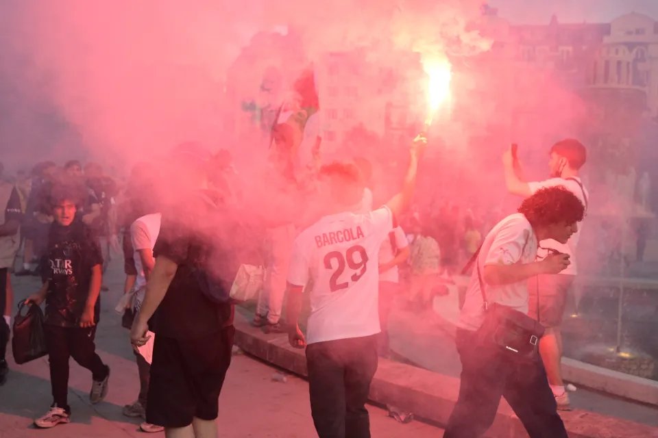 31-1780188776-paris-chim-trong-bao-loan-va-khoi-cay-sau-chuc-vo-dich-champions-league-cua-psg