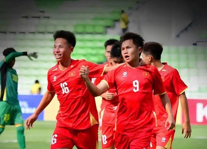 02-1780367841-chan-sut-tre-lap-hat-trick-trong-ngay-ra-quan-cua-u19-viet-nam-tai-giai-dong-nam-a-la-ai