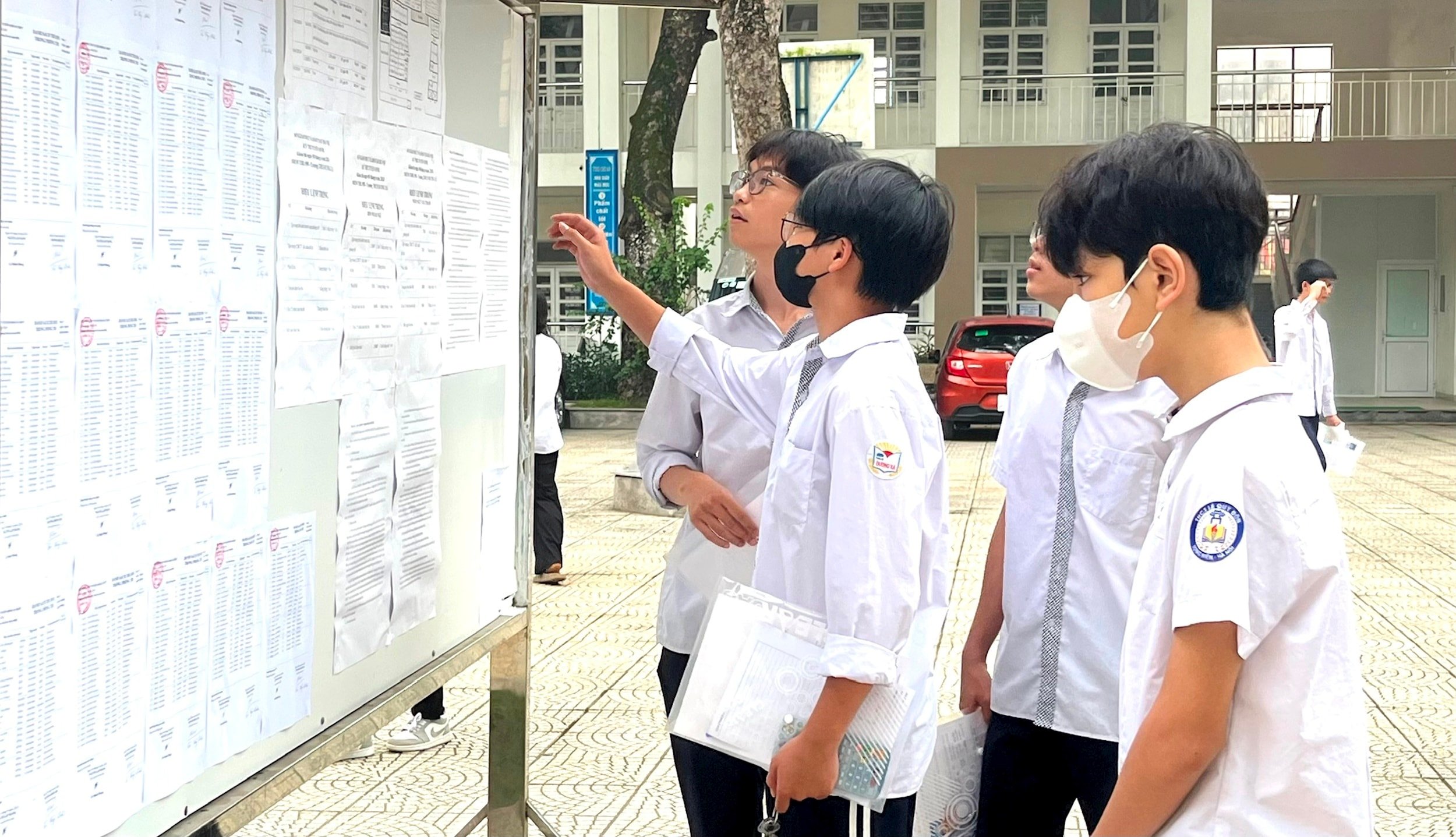 Hà Nội công bố điểm chuẩn vào lớp 10 chuyên năm học 2024-2025