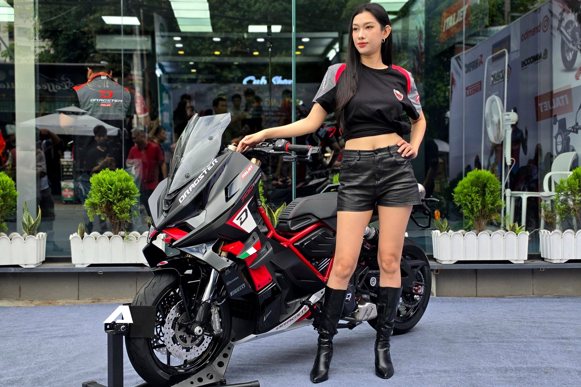 Siêu phẩm' mô tô Italjet Dragster 700 mở bán tại Việt Nam: Giá gần bằng VF 5, có sẵn camera hành trình trước sau, hệ thống treo lấy cảm hứng từ MotoGP