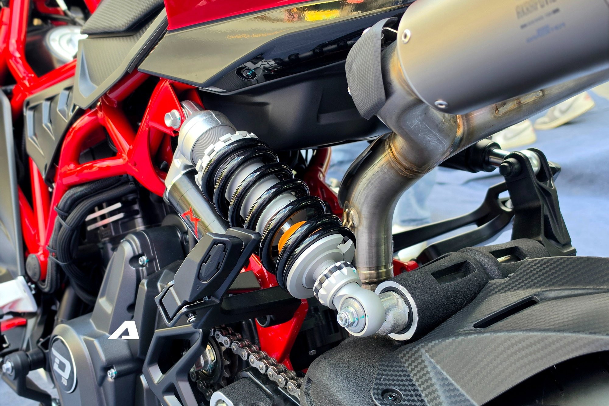 Siêu phẩm' mô tô Italjet Dragster 700 mở bán tại Việt Nam: Giá gần bằng VF 5, có sẵn camera hành trình trước sau, hệ thống treo lấy cảm hứng từ MotoGP