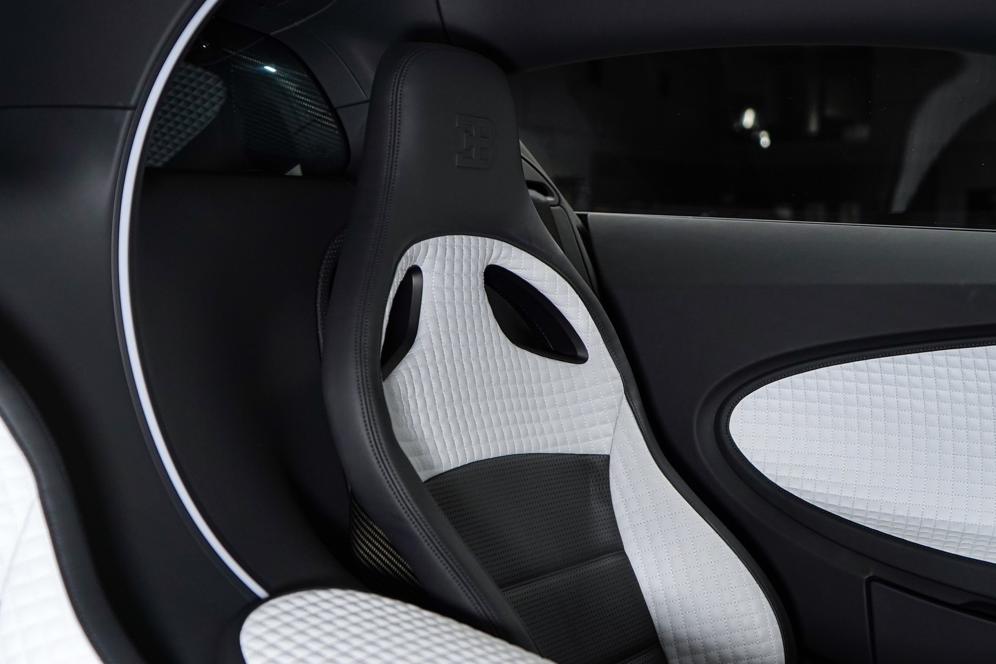 bugatti, Centodieci, Bugatti Centodieci, sieu xe, uae, paris, rm sotheby's, dau gia, hypercar anh 8