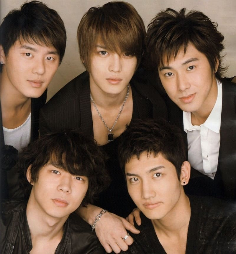 05-1780642700-rung-minh-ky-uc-kinh-hoang-cua-dbsk-fan-cuong-dot-nhap-vao-ky-tuc-xa-len-hon-nam-idol-khi-dang-ngu