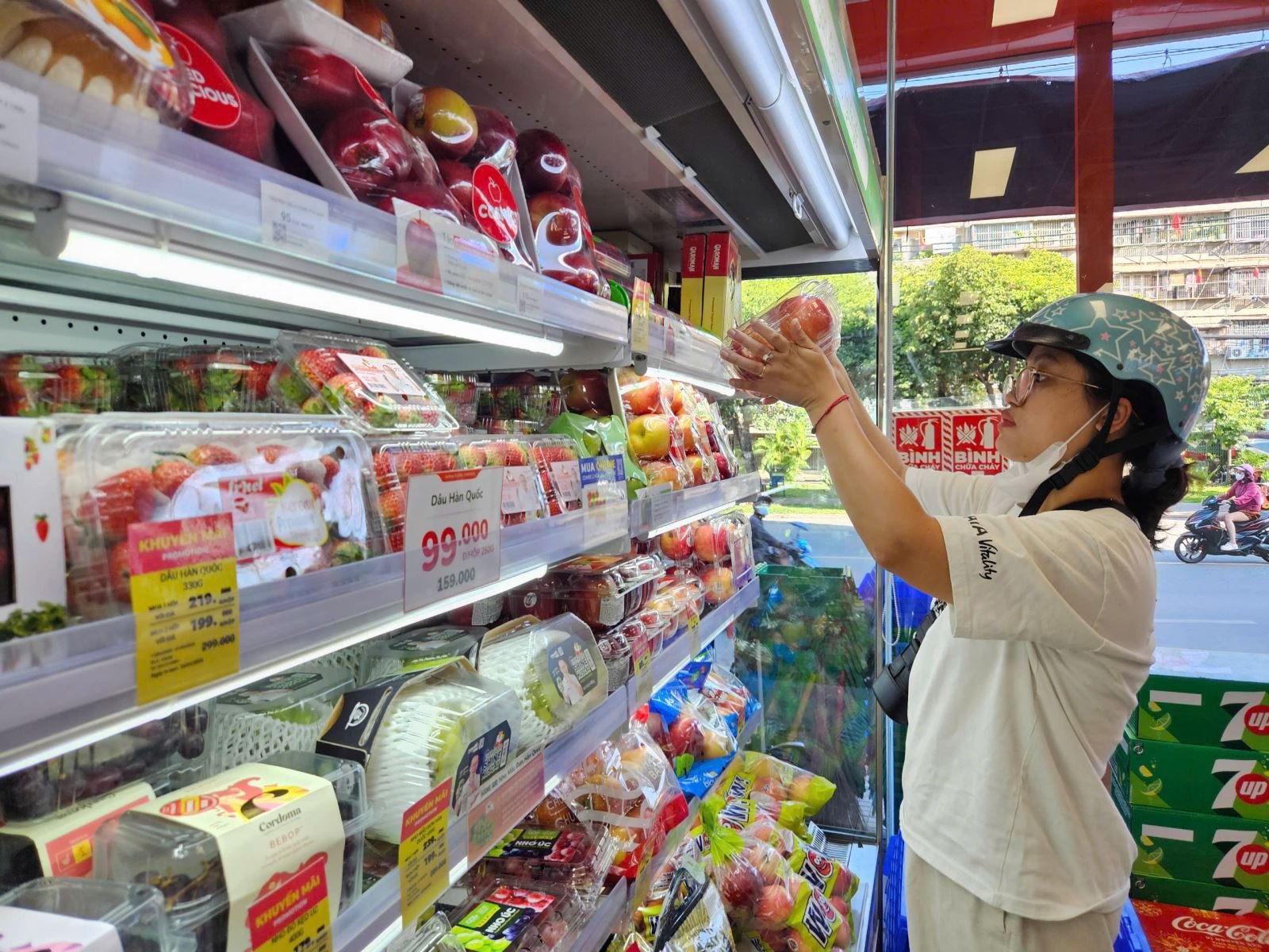 TP Hồ Chí Minh: Người dân chịu áp lực giá cả leo thang từ chợ đến nhà máy | baotintuc.vn