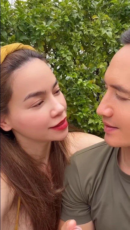 08-1780892371-ho-ngoc-ha-chia-se-khoanh-khac-ngot-ngao-ben-kim-ly-xuc-dong-nhac-cot-moc-9-nam-gan-bo