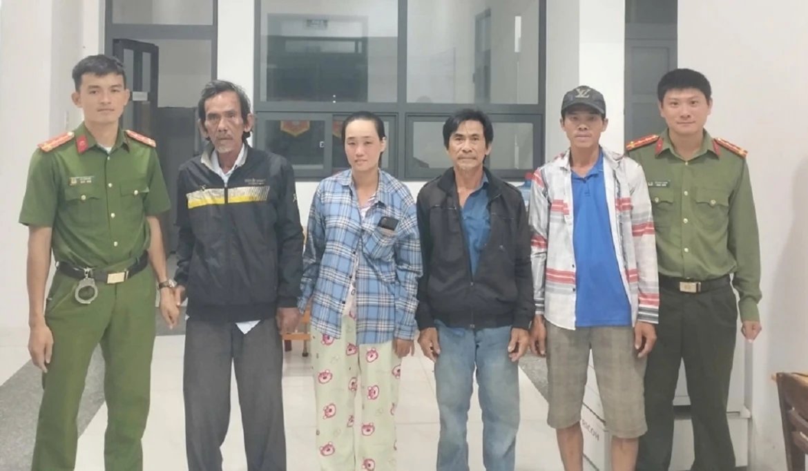09-1780961178-cong-an-ho-tro-cu-ong-65-tuoi-doan-tu-gia-dinh-sau-6-ngay-di-lac-150-km