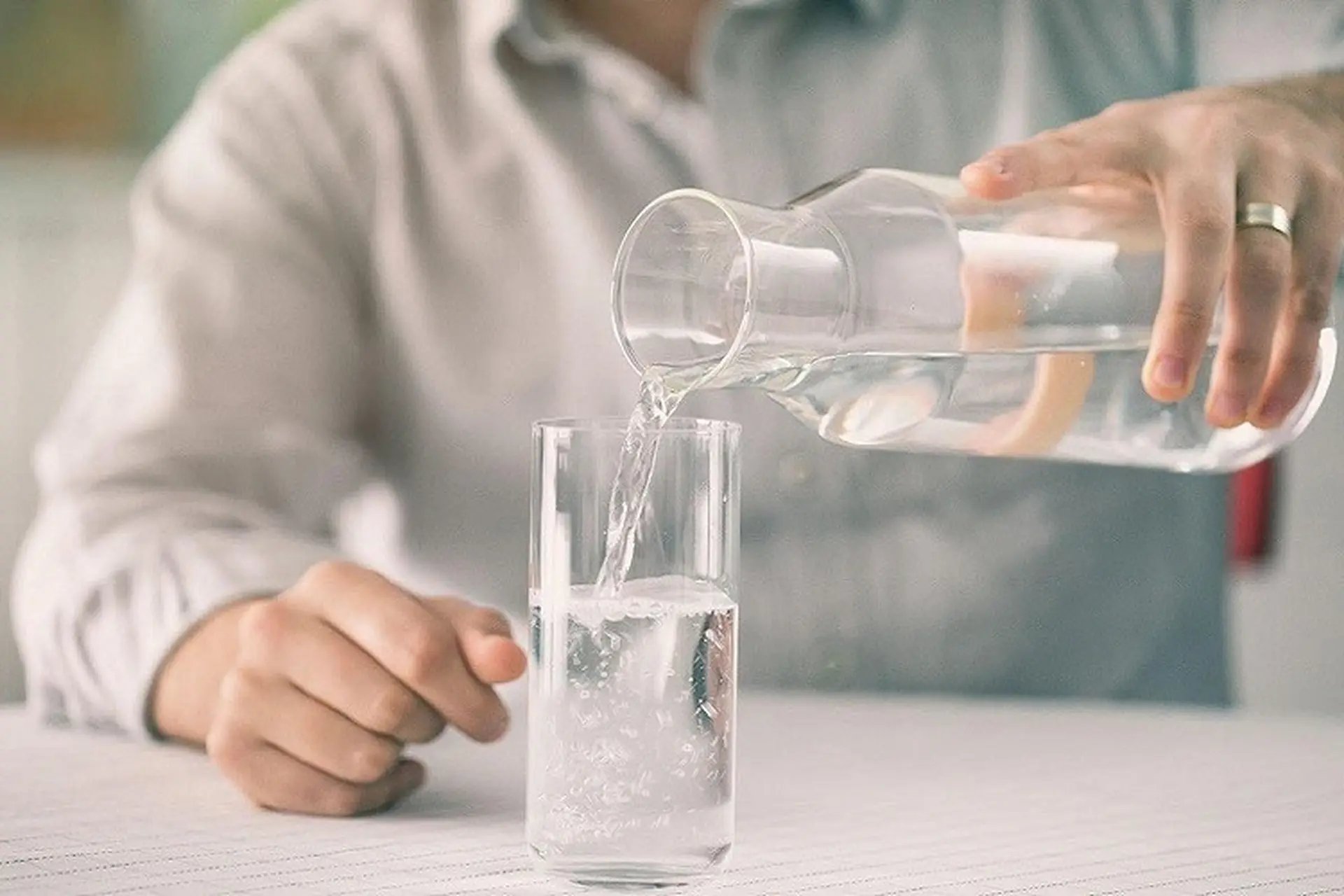 Uống nước lọc nhiều có tốt không? Mẹo uống nước tốt cho cơ thể