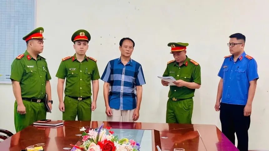 10-1781054138-khoi-to-bat-tam-giam-3-nguyen-can-bo-thue-tai-lao-cai