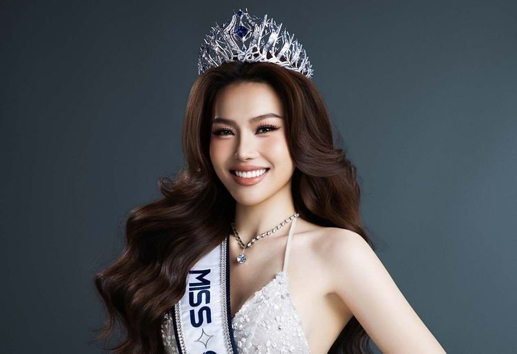 10-1781082165-a-hau-cam-ly-chinh-thuc-dai-dien-viet-nam-chinh-chien-tai-miss-cosmo-2026