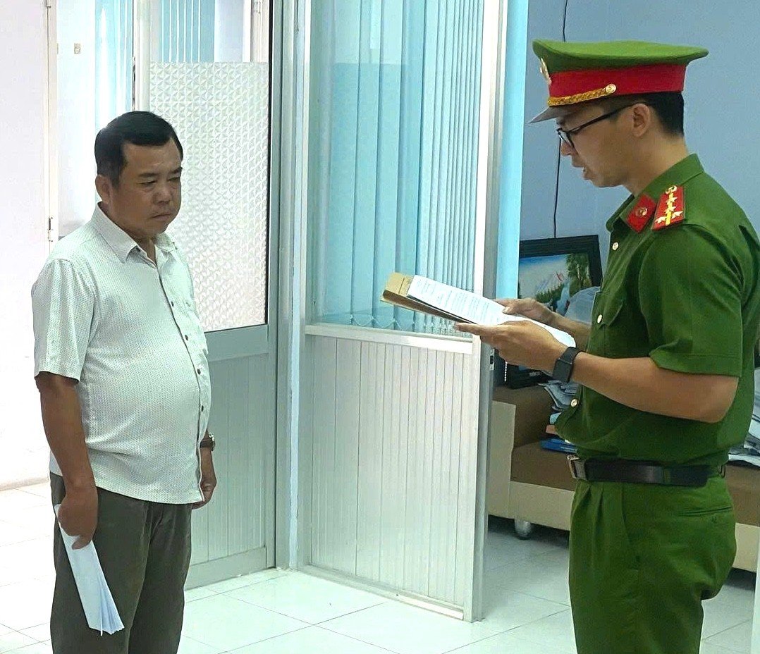 11-1781140395-khoi-to-nguyen-hieu-truong-truong-cao-dang-nghe-kien-giang-va-hai-dong-pham