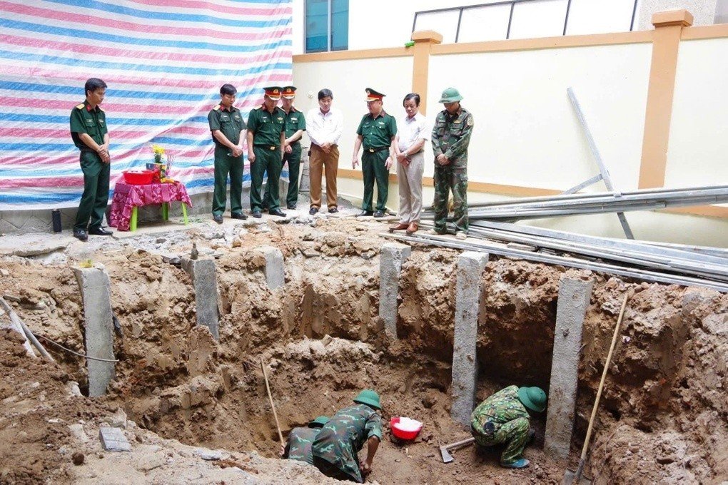 12-1781228497-phat-hien-4-hai-cot-liet-si-tai-cong-trinh-trong-benh-vien-quang-tri-khan-truong-tim-nhan-chung-phuc-vu-quy-tap
