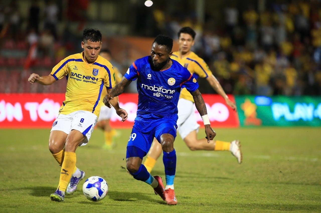 12-1781278400-xac-dinh-doi-cuoi-cung-rot-hang-vleague