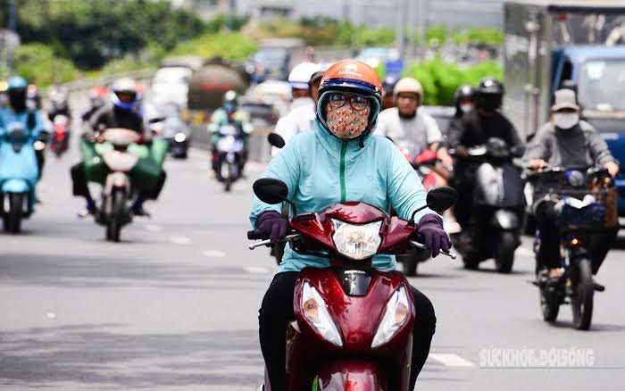 13-1781314510-mien-bac-buoc-vao-dot-nang-nong-moi-ha-noi-co-noi-cham-nguong-37-do