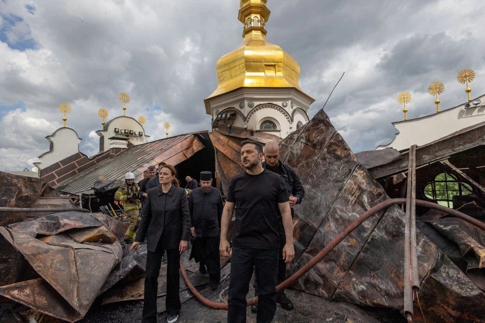 15-1781532125-ong-zelensky-de-xuat-gap-ong-putin-ben-le-thuong-dinh-g7