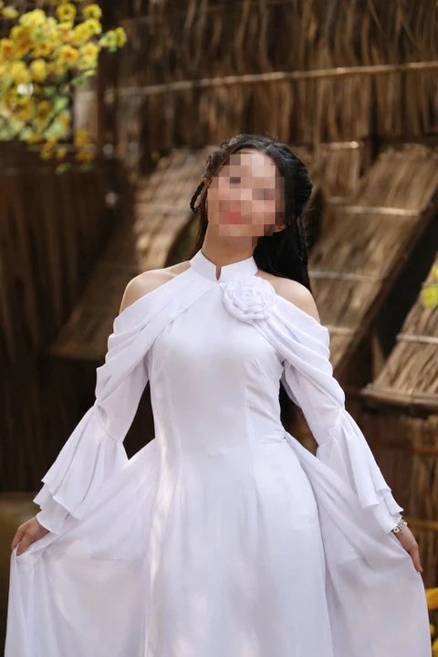 16-1781620798-nu-ca-si-viet-15-tuoi-cau-cuu-to-bi-cong-ty-quan-ly-ep-di-khach