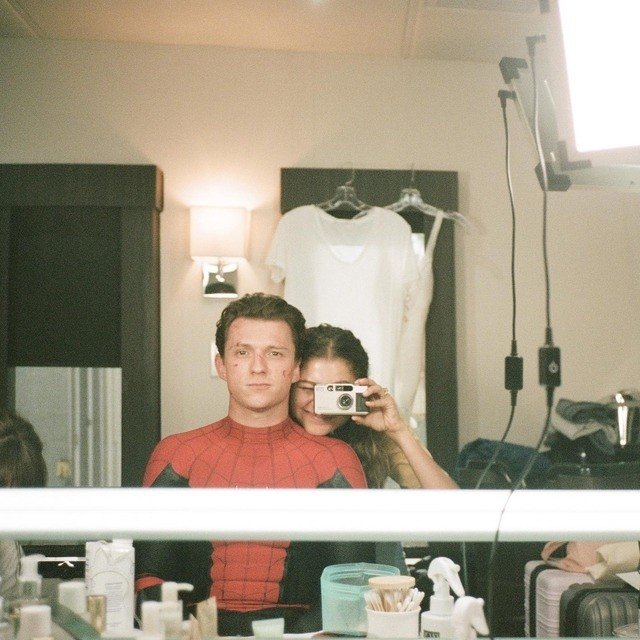 17-1781661022-nguoi-nhen-tom-holland-chinh-thuc-xac-nhan-ket-hon-voi-zendaya-he-lo-su-that-ve-dam-cuoi-bi-mat