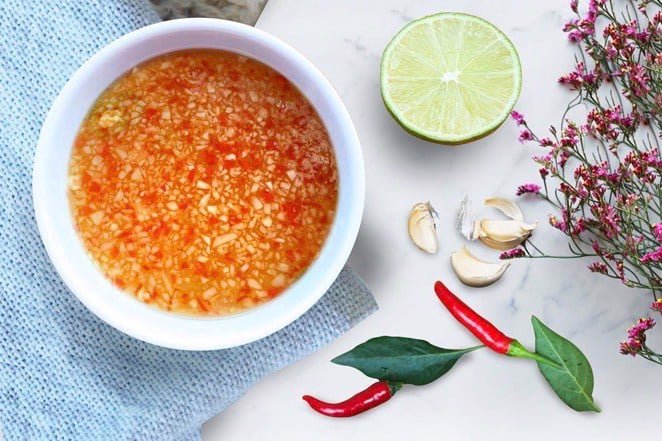 Nước mắm chấm ngon dùng trong bữa ăn Việt
