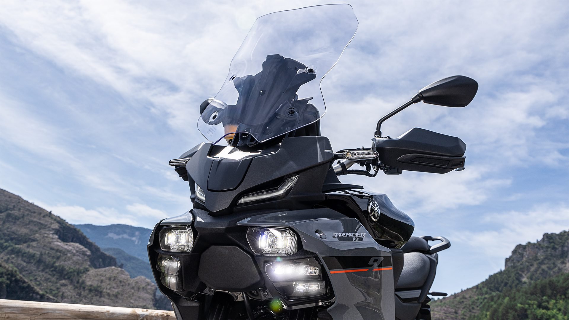 Đánh Giá Yamaha Tracer 9 2026: Trải Nghiệm Tốc Độ Trên Những Cung Đường Dài - Revzone Yamaha Motor
