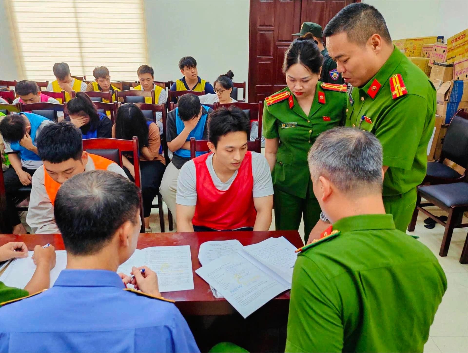 17-1781706771-bay-thao-tung-tam-ly-tu-hoi-thao-nghi-duong-tien-lua-dao-duoc-dung-de-tra-luong-thuong-va-chi-tieu-ca-nhan