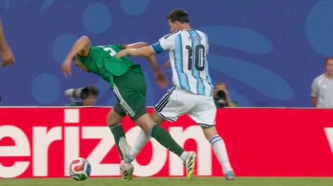17-1781711660-hlv-algeria-ngam-khang-dinh-lionel-messi-xung-dang-nhan-the-do-truc-tiep