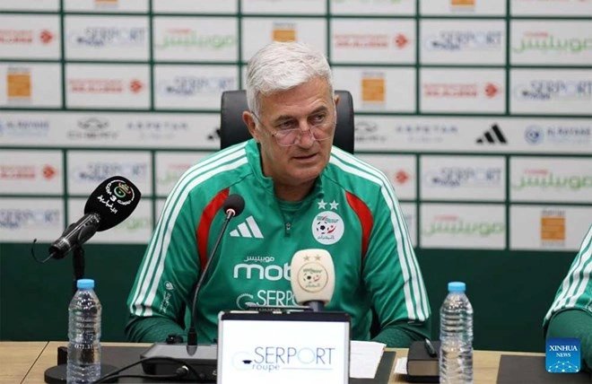 17-1781711660-hlv-algeria-ngam-khang-dinh-lionel-messi-xung-dang-nhan-the-do-truc-tiep