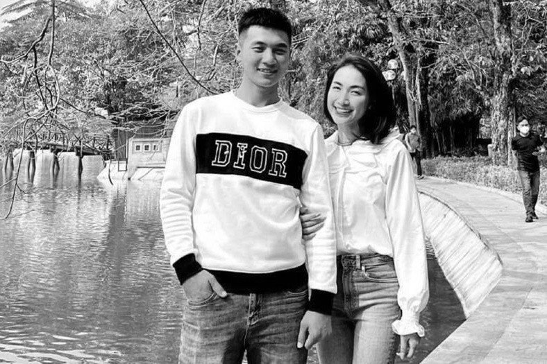 19-1781836167-hoa-minzy-di-xuyen-dem-ve-nghe-an-tien-biet-thuong-uy-le-van-thang-qua-doi-o-tuoi-28