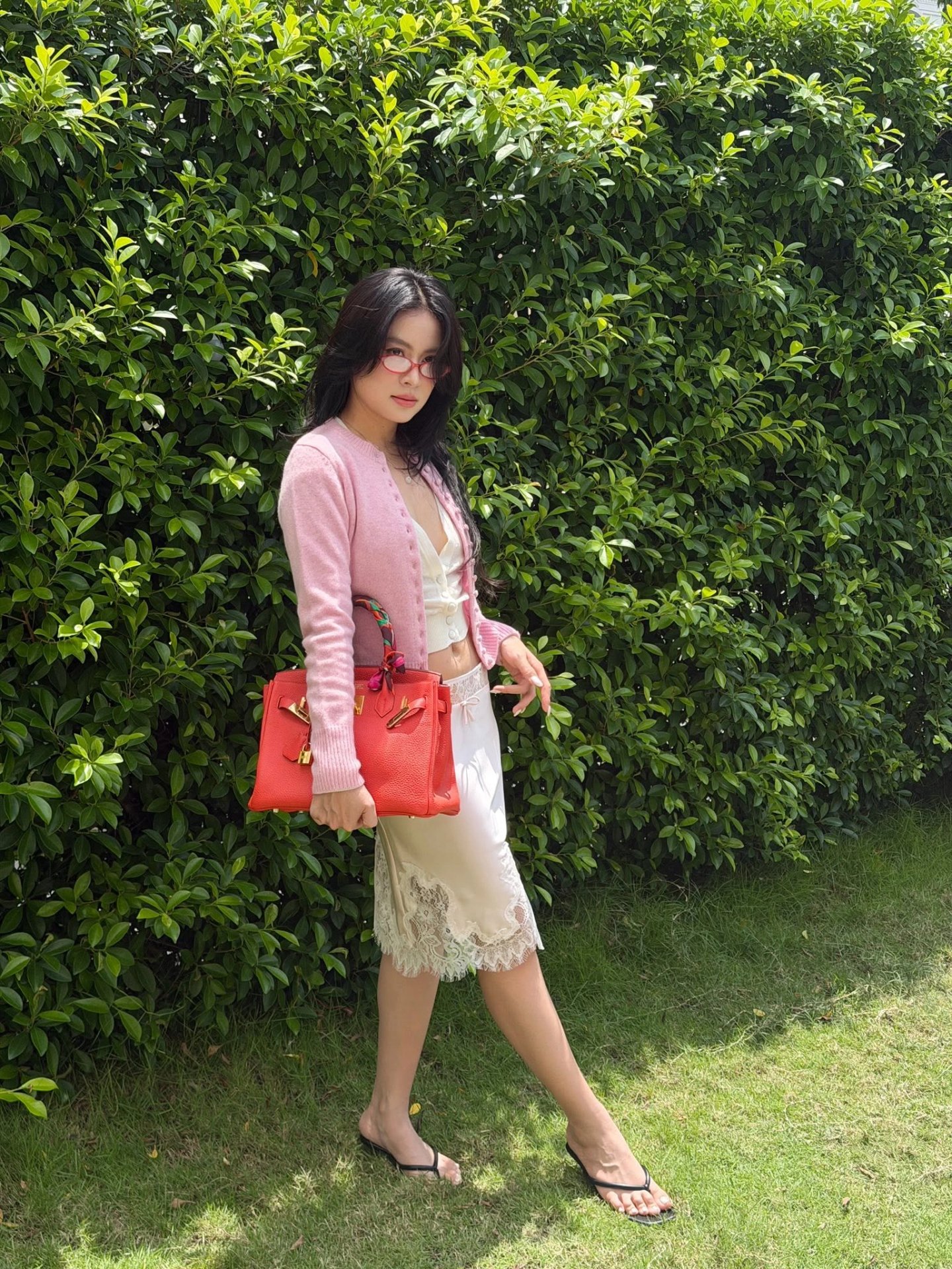 19-1781874819-dien-mao-moi-khac-la-day-ngo-ngang-cua-nu-ca-si-hoang-thuy-linh
