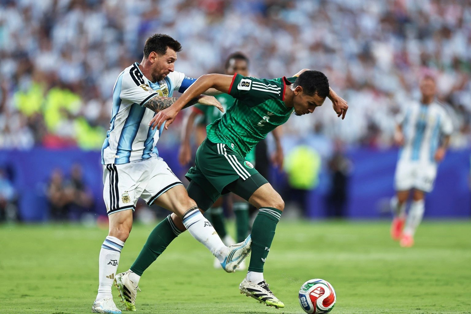 20-1781914177-algeria-chinh-thuc-dam-don-kien-fifa-doi-the-do-cho-lionel-messi