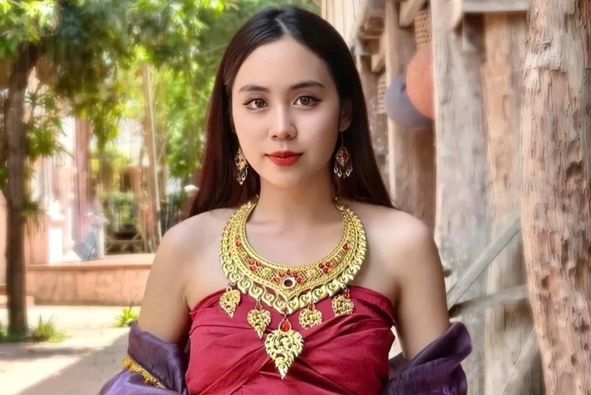 21-1782006655-hot-girl-lao-so-huu-13-trieu-follow-chinh-thuc-bao-ve-xong-de-an-thac-si-khep-lai-hanh-trinh-7-nam-hoc-tap-tai-viet-nam