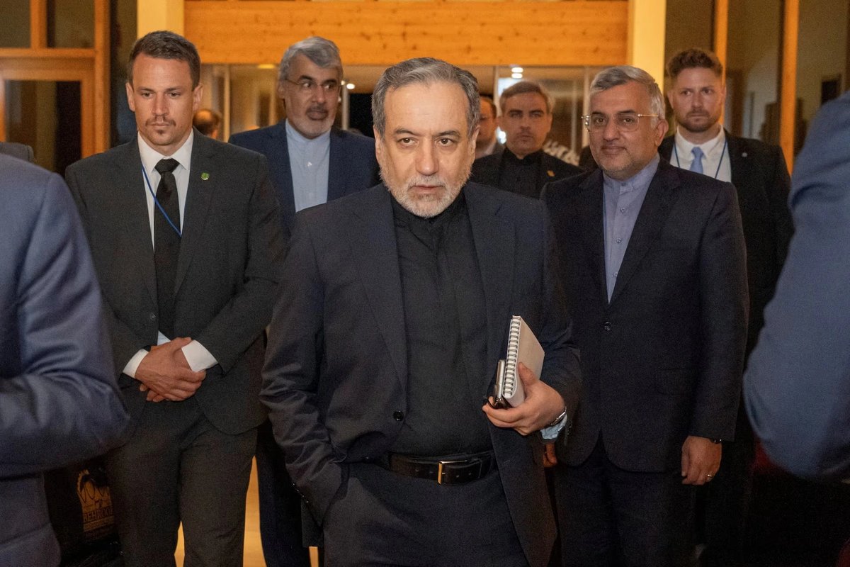 22-1782085776-dam-phan-my-iran-ben-bo-vuc-do-vo-vi-loi-de-doa-cua-ong-trump