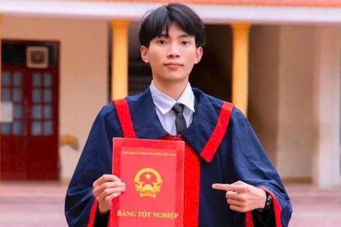 Trần Văn Bảo, đồng thủ khoa chuyên Sử, trường Chuyên THPT Trần Phú. Ảnh: NVCC