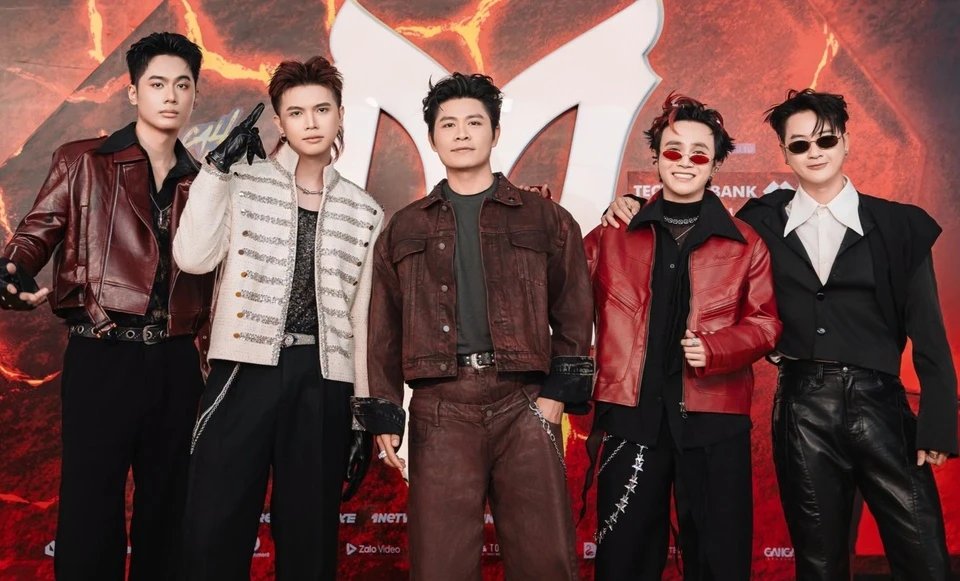 22-1782144487-nsx-anh-trai-vuot-ngan-chong-gai-len-tieng-truoc-tin-don-trung-quan-chau-dang-khoa-roi-chuong-trinh