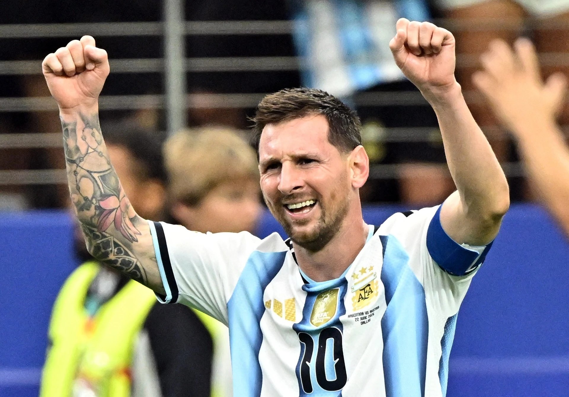 23-1782170021-messi-chinh-thuc-pha-ky-luc-world-cup-argentina-thang-tien-vao-vong-knock-out