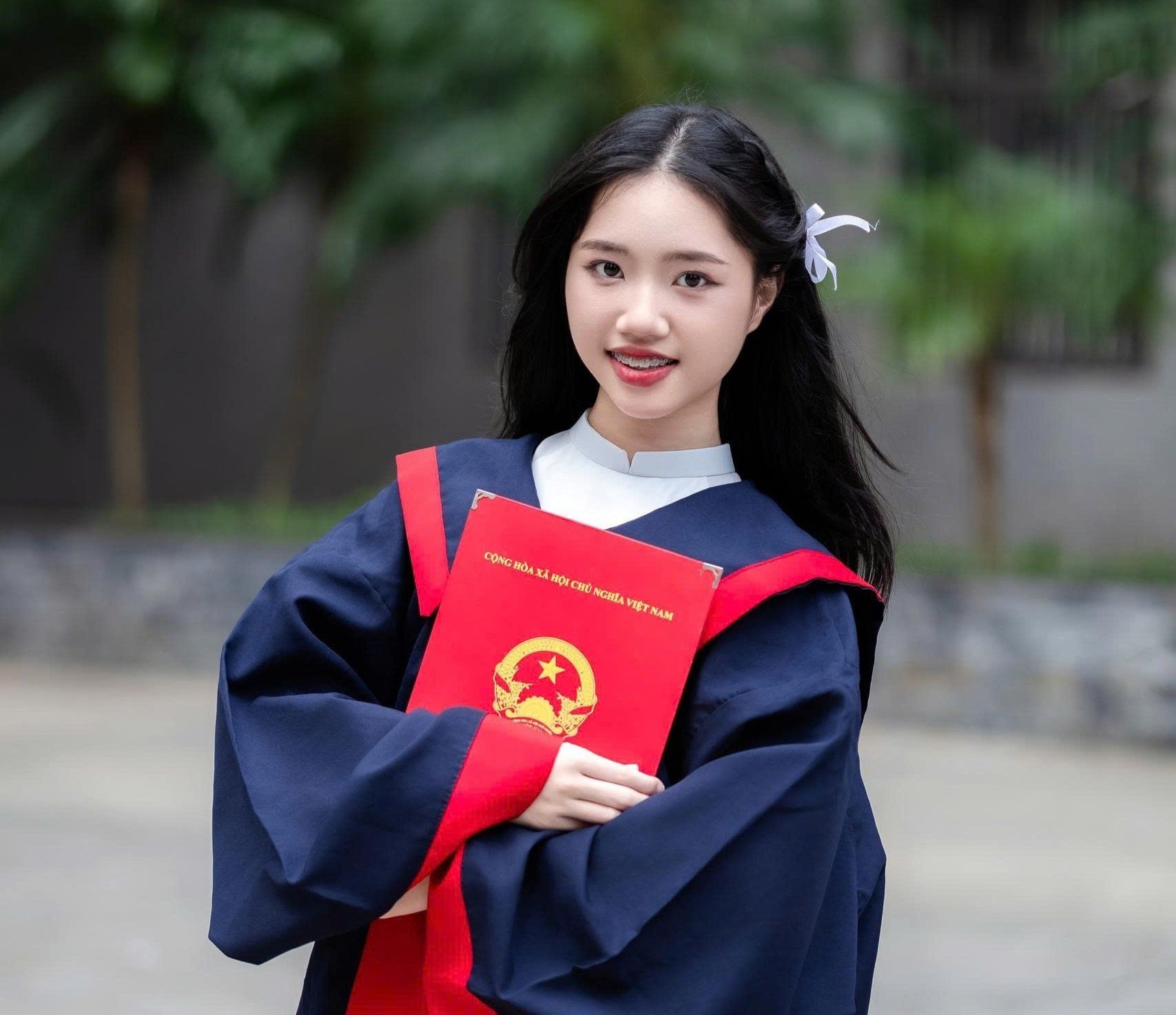 24-1782287510-chuyen-ve-nu-sinh-ha-noi-lap-cu-an-ba-thu-khoa-lop-10-chuyen-van