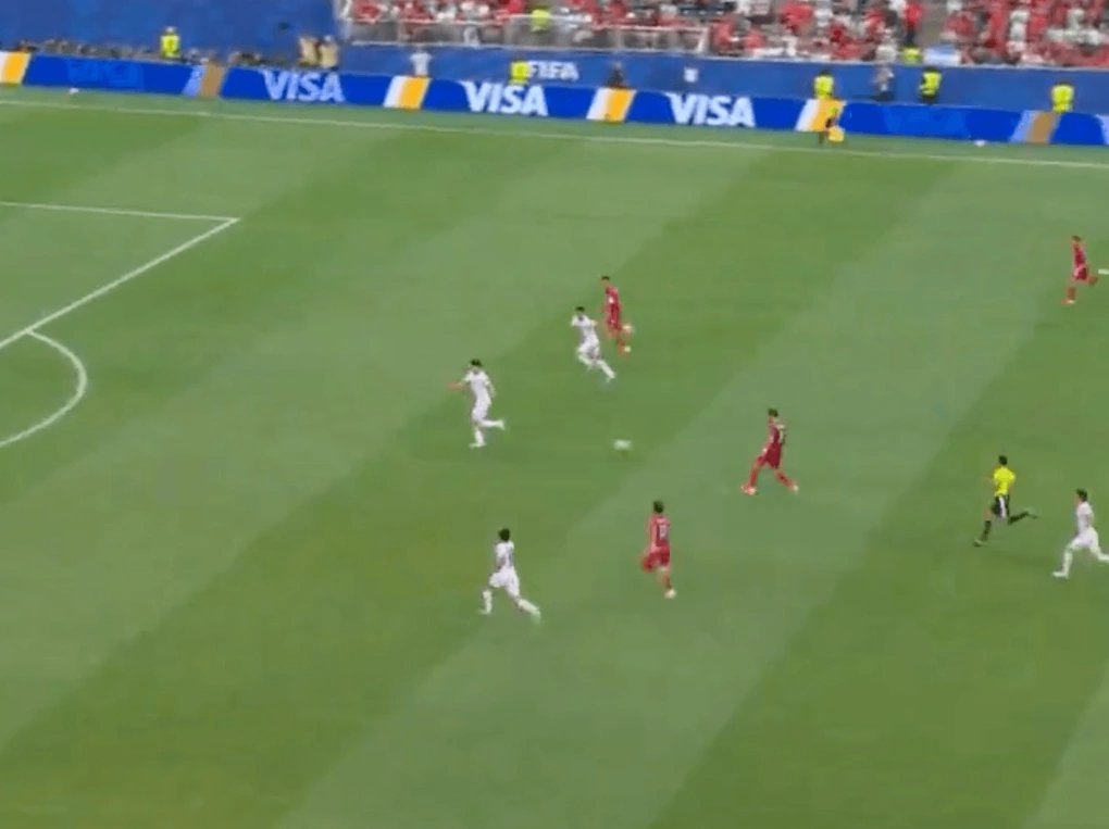 24-1782312369-man-hoi-sinh-ngao-nghe-cua-quai-thu-cristiano-ronaldo-truoc-bao-chi-trich